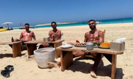 吃瓜最新事件爆料海边,吃瓜群众揭秘最新事件幕后真相